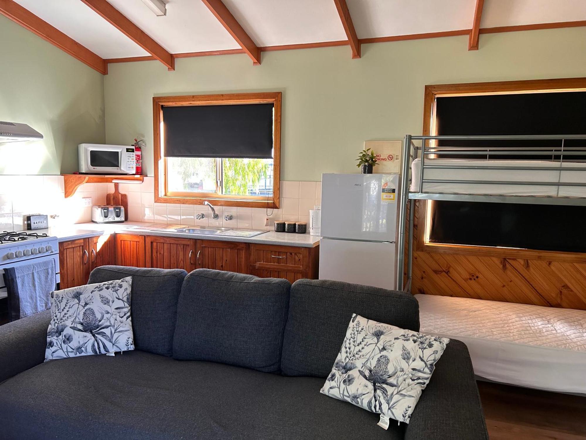 Millicent Lakeside Caravan Park Otel Dış mekan fotoğraf